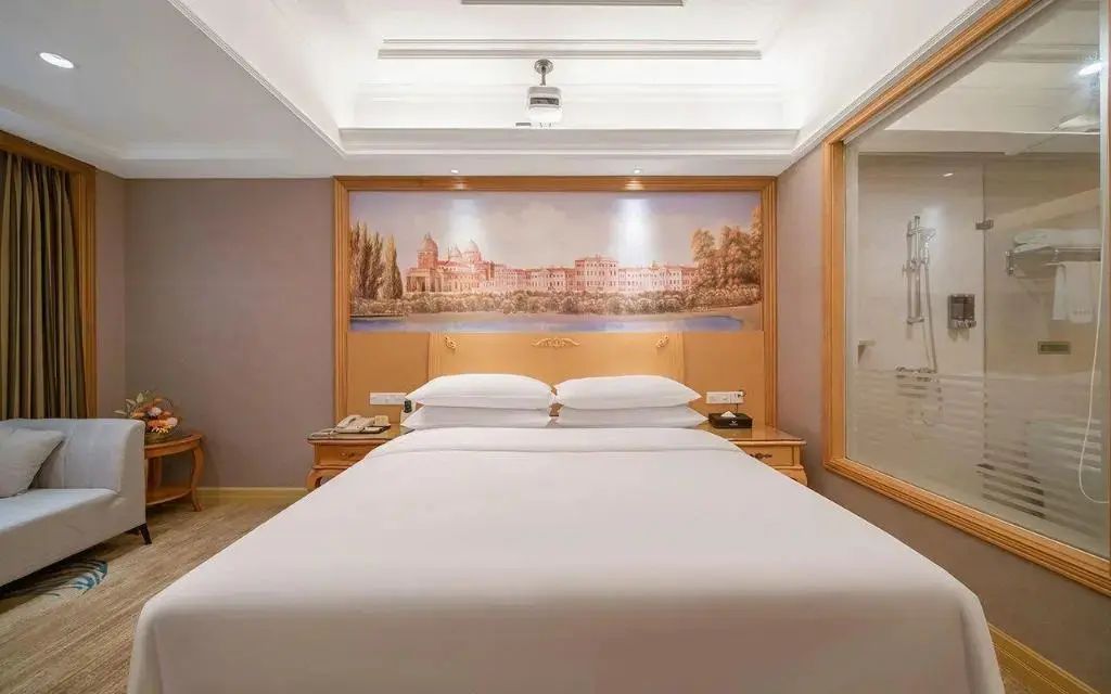 Шэньчжэнь: Vienna International Hotel Shenzhen Longhua Center