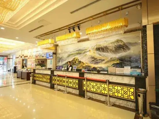 Sunshine Holiday Hotel — фото 1