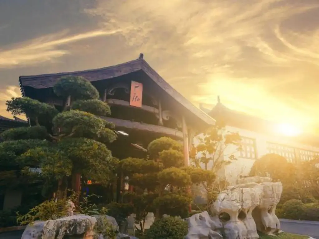 Цзясинь: Jiashan Yunlan Bay Honglu  Yuanlin Hotel