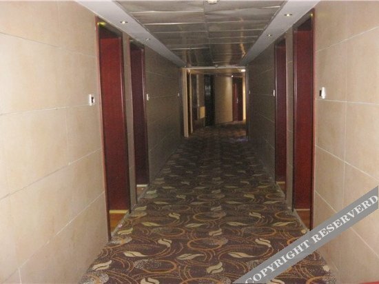 Юэян: Yunlong Hotel