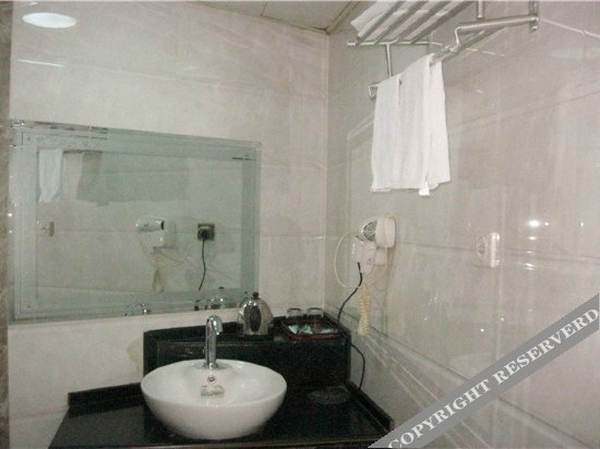 Юэян: Yunlong Hotel