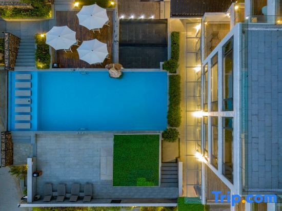 Яншо: Ji Yun Resort (Yangshuo Ten-mile Gallery Yulong River)