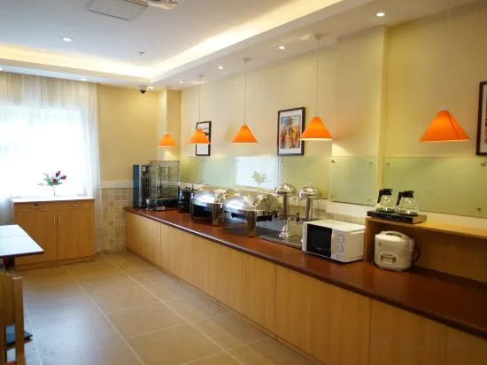 Шанхай: Home Inn Shanghai Minhang Zhongchun Road