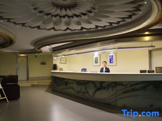 Шанхай: Motel 168 (Shanghai Hongqiao Hub, Qixin Road Metro Station)