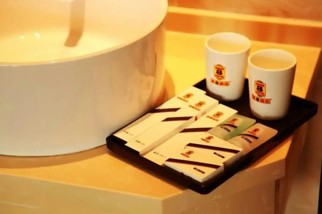 Далянь: Super 8 Hotel (Dalian Lvshunkou)
