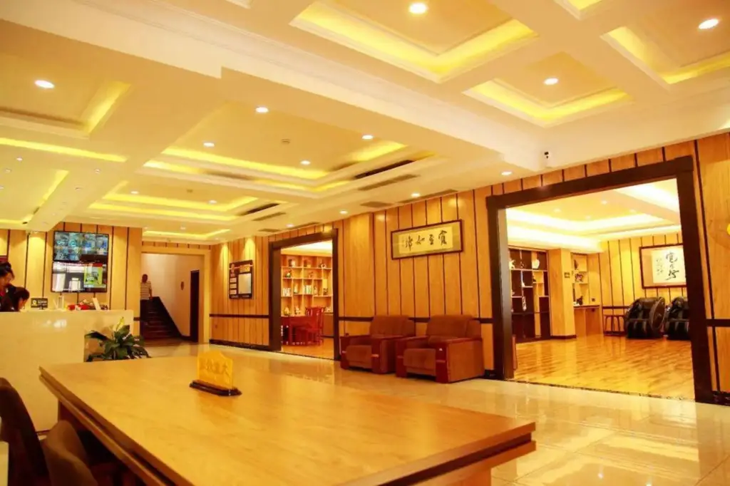 Далянь: Super 8 Hotel (Dalian Lvshunkou)