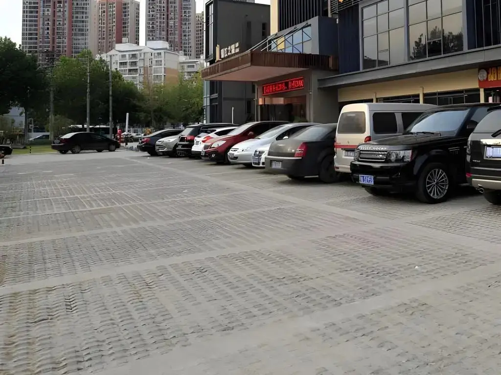 Ухань: Jinjiang Inn Select Wuhan International Expo Centre