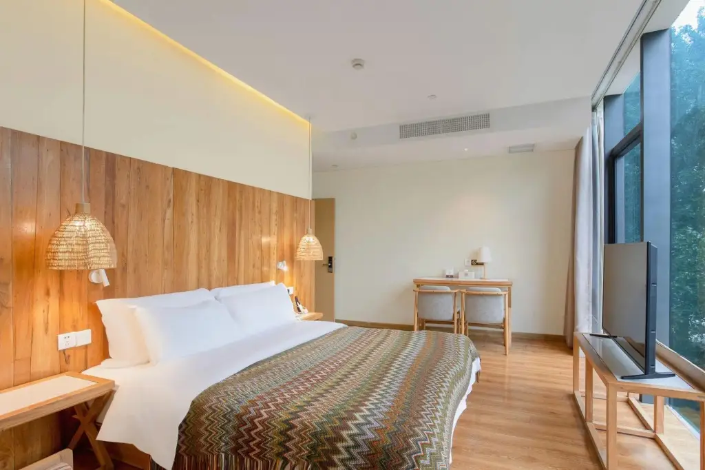 Чжэнчжоу: Jue Hotel (Greenbelt Window of Zhengzhou High-speed Railway East Station)