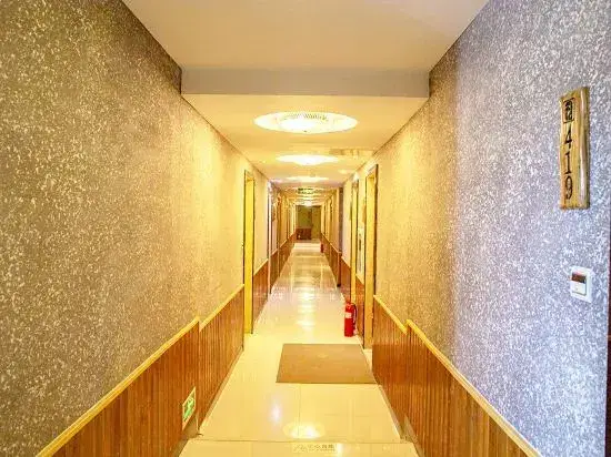 Циндао: Aolin Jincheng Hotel (Jiaozhou No. 1 High School)