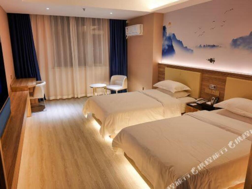 H Hotel (Tinghu District Dayang Nongmin Street) — фото 1