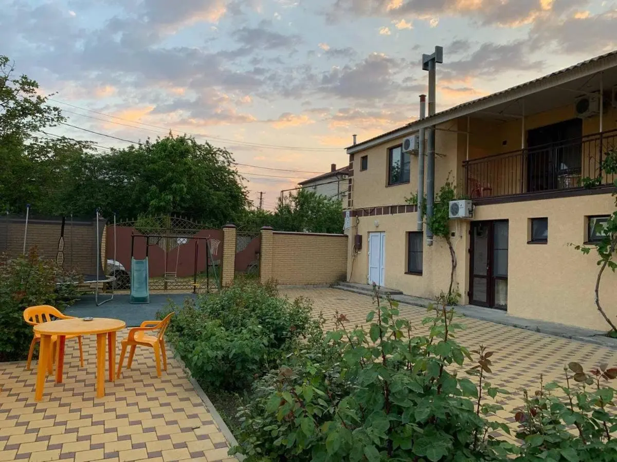 Витязево: Guest House Fisalia