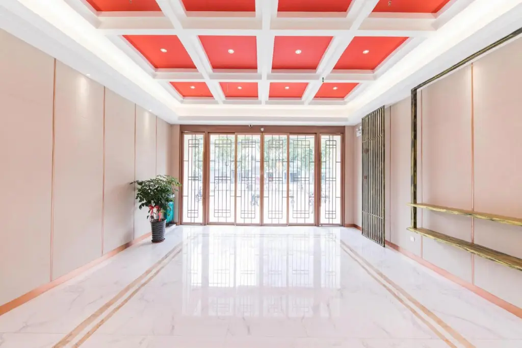 Шанхай: He Lin Business Hotel (Shanghai Danning Music Square)