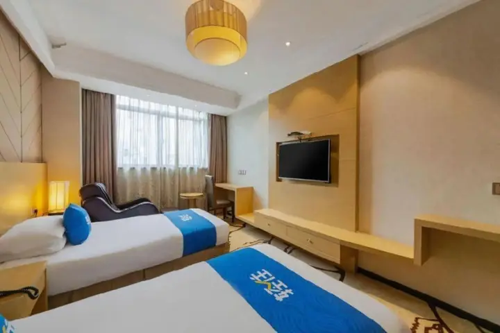 Шанхай: He Lin Business Hotel (Shanghai Danning Music Square)
