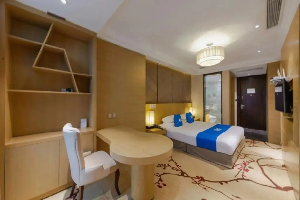 Шанхай: He Lin Business Hotel (Shanghai Danning Music Square)