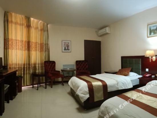 Цзяюйгуань: Yijia Business Hotel