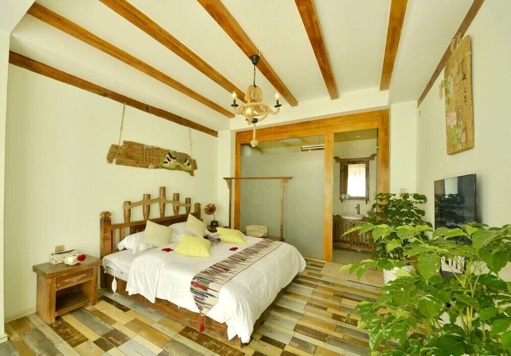 Lijiang Meilong Town Inn — фото 1