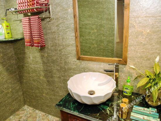 Лицзян: Encounter Lane · Suqiu | Deluxe Intelligent Design · Holiday Inn (the Old Town of Lijiang Store)