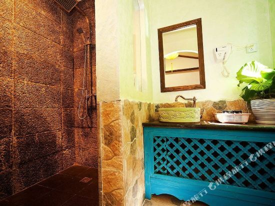 Лицзян: Encounter Lane · Suqiu | Deluxe Intelligent Design · Holiday Inn (the Old Town of Lijiang Store)