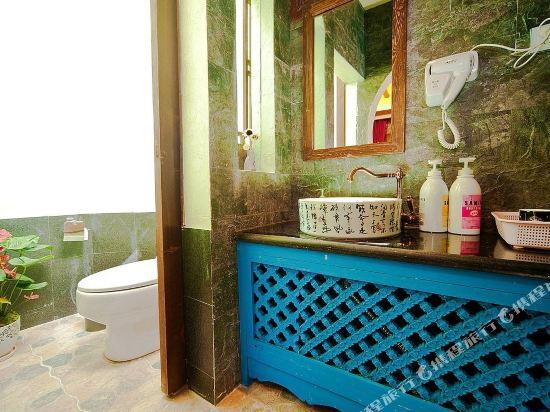 Лицзян: Encounter Lane · Suqiu | Deluxe Intelligent Design · Holiday Inn (the Old Town of Lijiang Store)