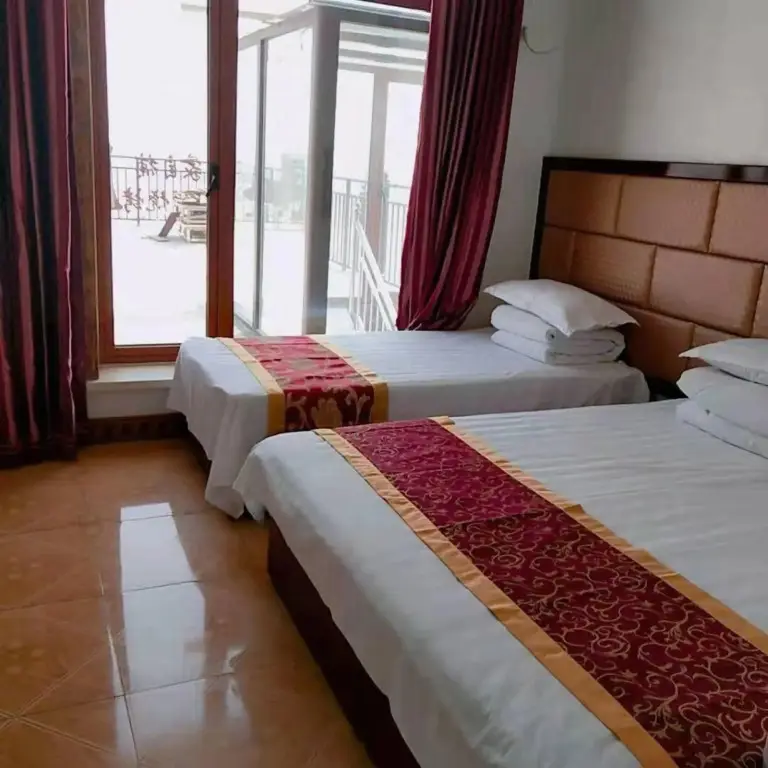 Даньдун: Dalu Island Yueliangwan Restaurant