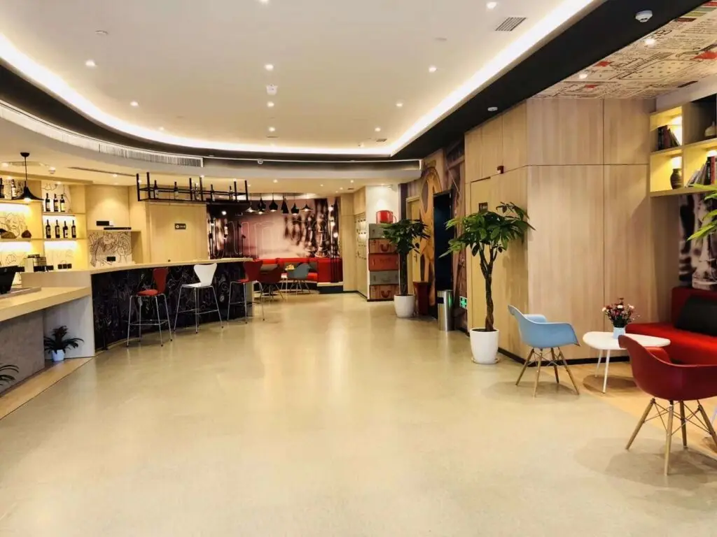 Чэнду: ibis Chengdu East Railway Station Hotel