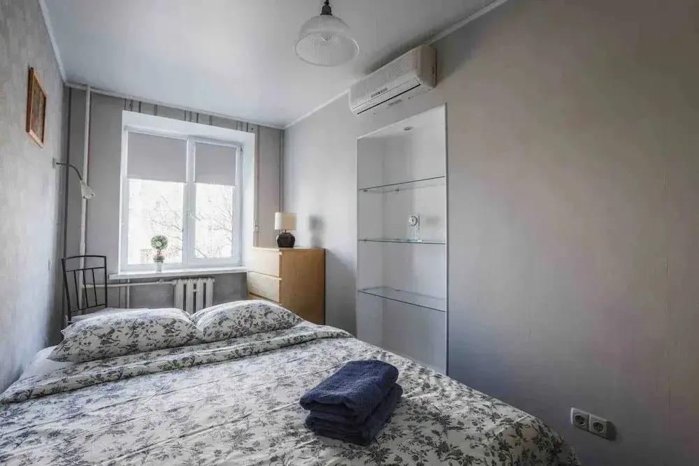 Москва: Ап-ты в Б. Кондратьевском пер., 12, стр. 1