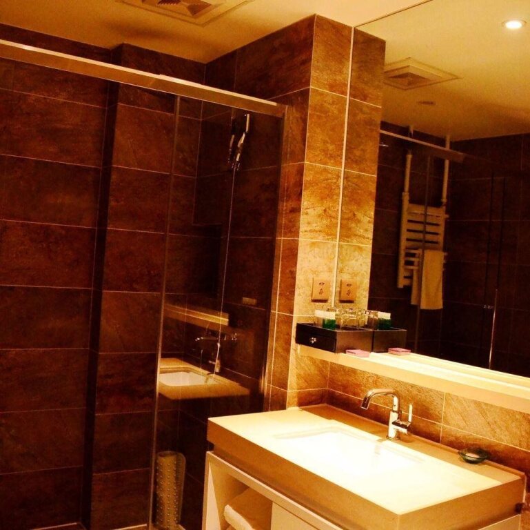 Цзясинь: Longxiang Hotel