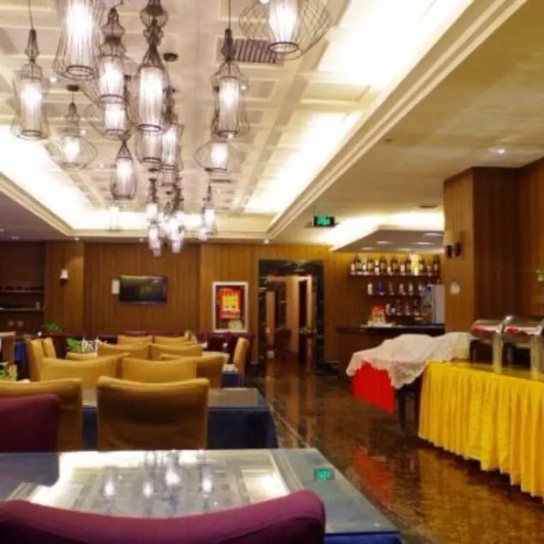 Цзясинь: Longxiang Hotel