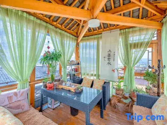 Лицзян: Sanfang Qixiang · Cute Pet | Travel Photography holiday Villa
