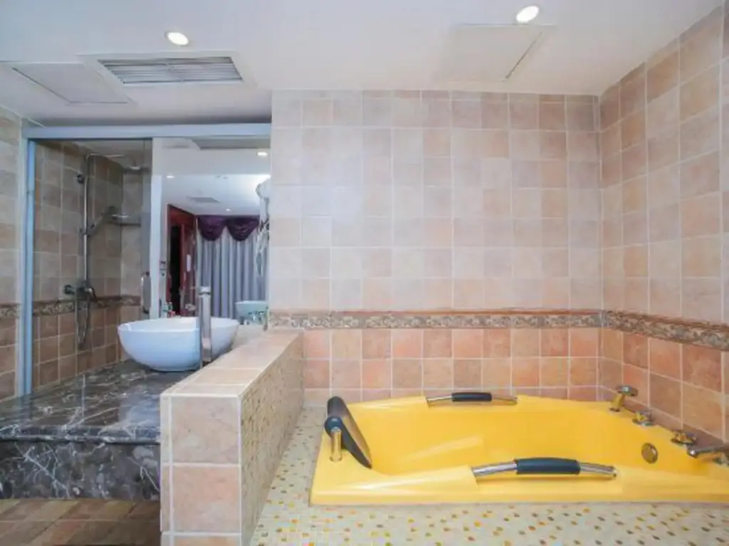 Чэнду: Weisite Hotel (Chengdu Longquan)