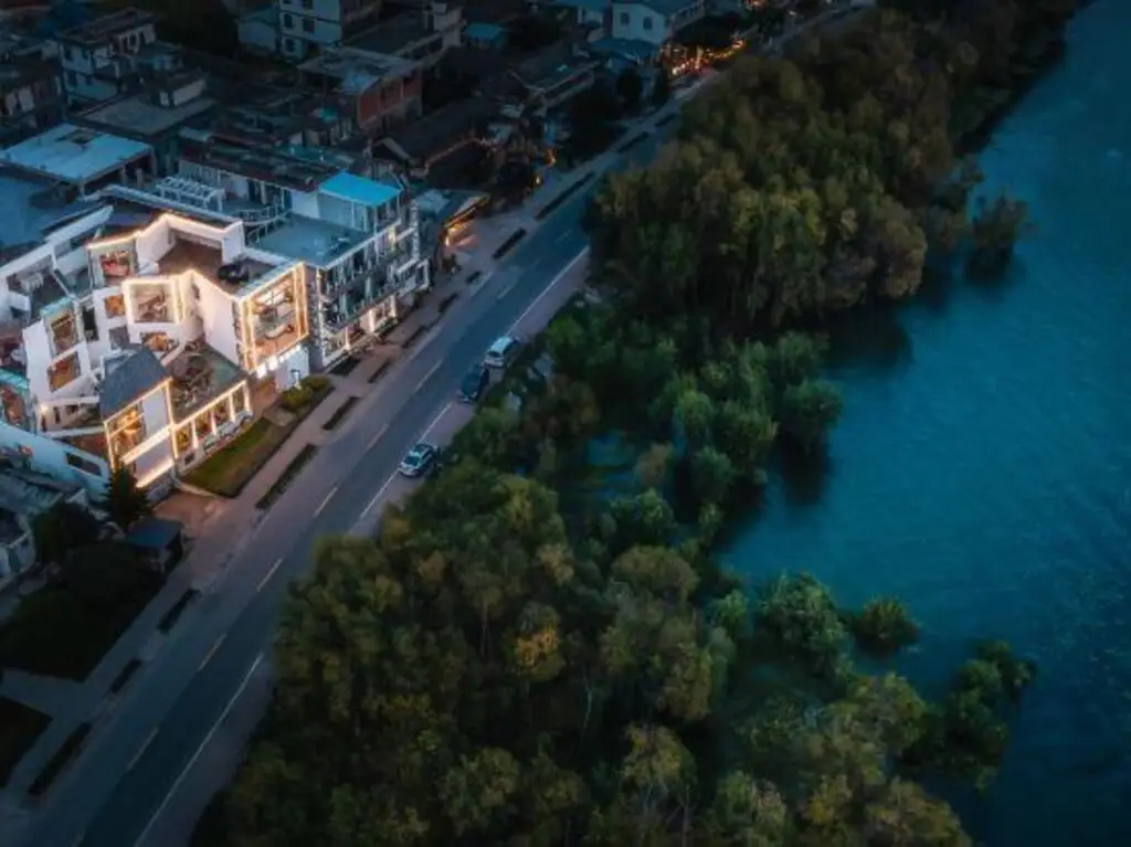 Дали: Hujing Seaview Hotel