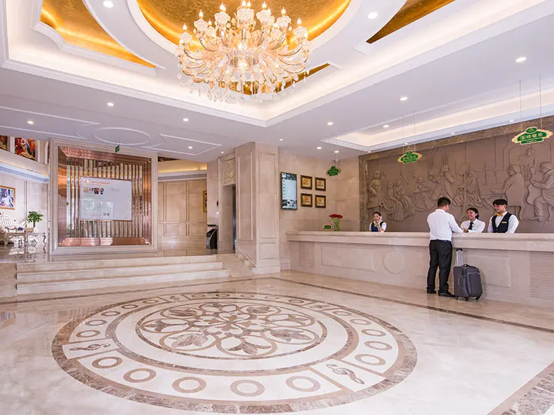 Шэньчжэнь: Vienna Hotel Shenzhen Dalang Clothing Base Branch