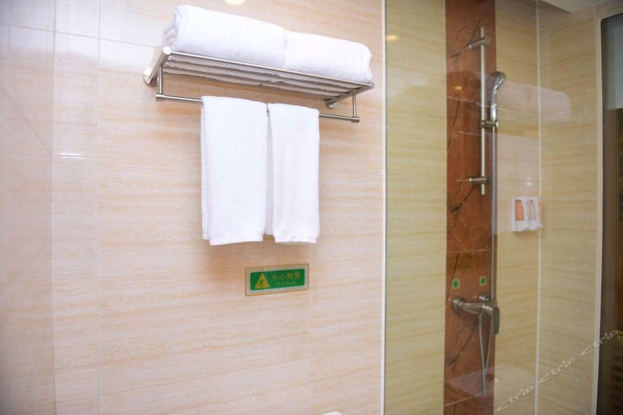 Шэньчжэнь: Vienna Hotel Shenzhen Dalang Clothing Base Branch
