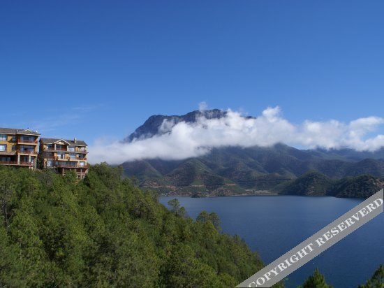 Лицзян: Silver Lake Island Hotel At Lugu Lake, Yunnan