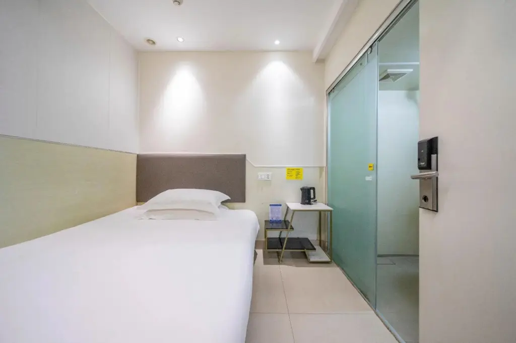 Шанхай: 100 Inn (Shanghai Hongqiao Airport National Exhibition and Convention Center)