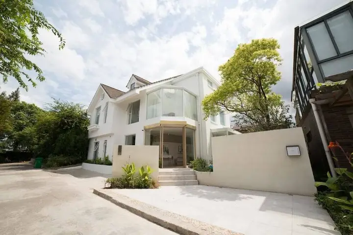 Шанхай: robin House