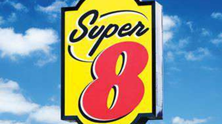 Super 8 Hotel — фото 1