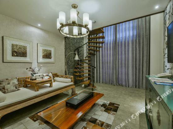 Cliff Hotel — фото 1