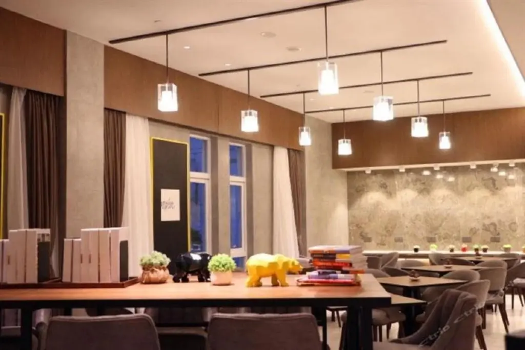 Шанхай: Home Inn Plus-Shanghai Pudong Xinjinqiao Road