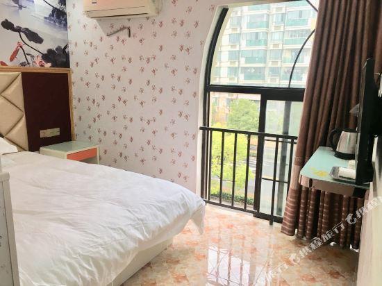 Шанхай: Xinrong Hotel