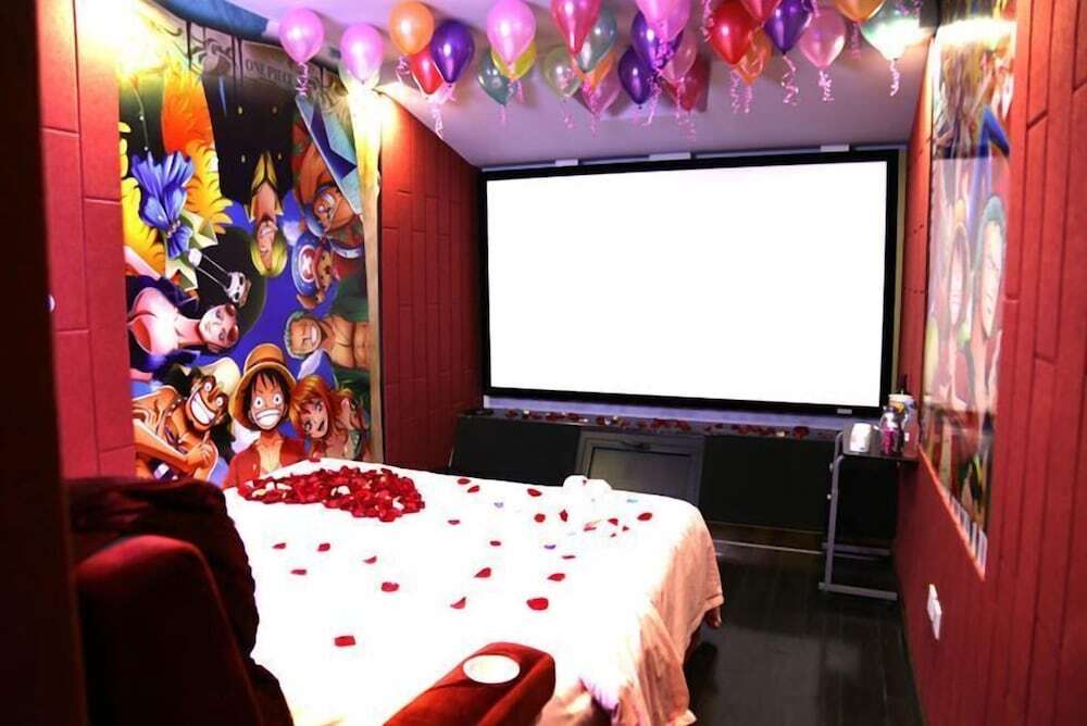 Пекин: Cinema Hotel UIBE