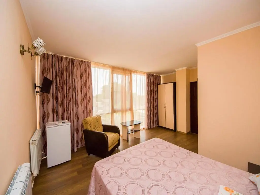 Витязево: Inn Alexandr