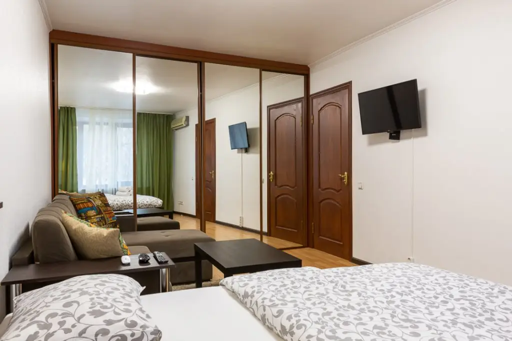 Москва: Barrikadnaya Vspolinii Pereulok 10 Apartment