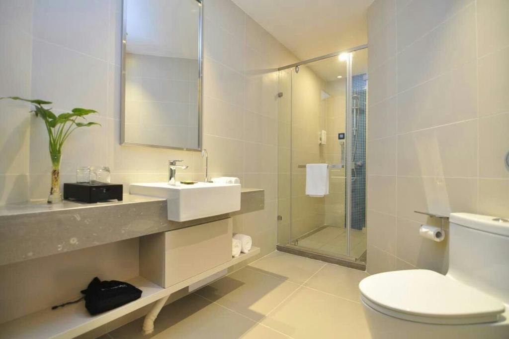 Куньмин: Home Inn Plus (Kunming Tongde Square Wanhong Road)