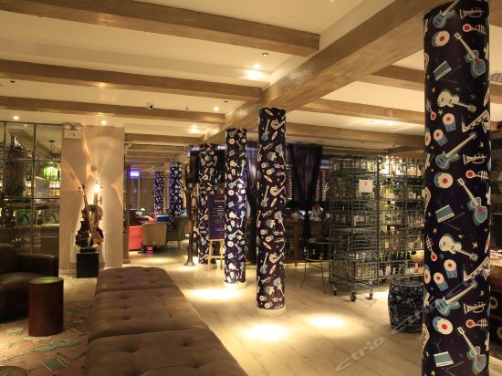 Лицзян: Xinyibao Hong Kong Fengli Luxury Hotel (Feihua Touch Water Shop)
