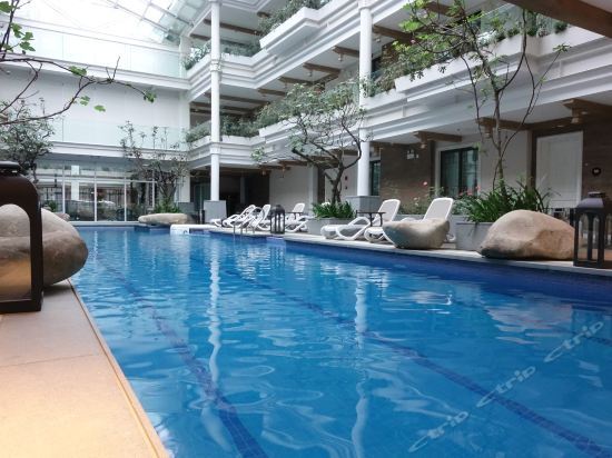 Лицзян: Xinyibao Hong Kong Fengli Luxury Hotel (Feihua Touch Water Shop)