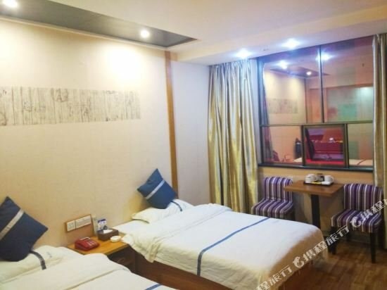 Хэнъян: Fuyang Junhao Hotel (Inventor Square)
