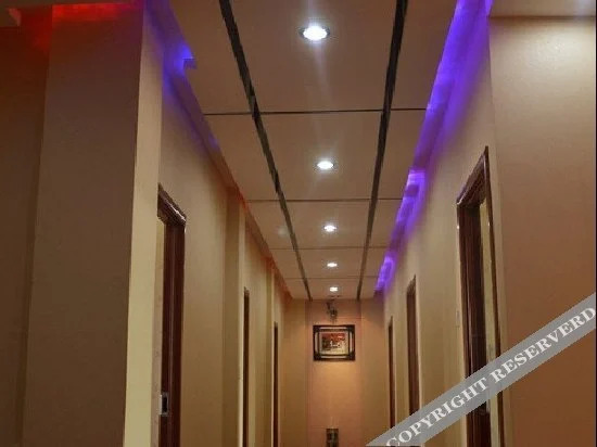 Баодин: Rongyi Express Hotel