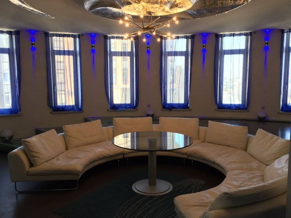 Dynasty Apartment 32 Floor — фото 1