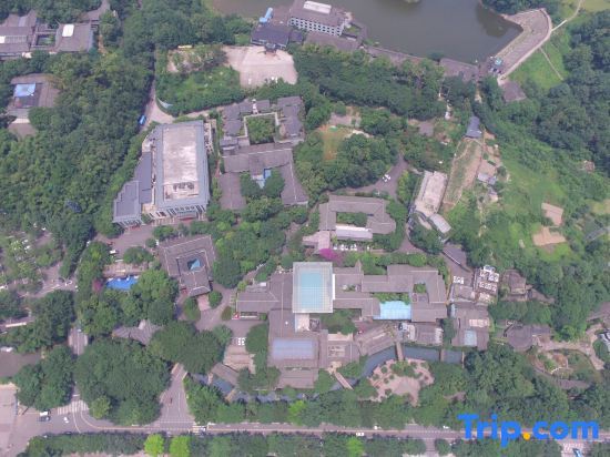 Лешан: Yoga Hot Spring Hotel